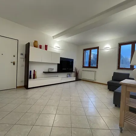 Apartment Spazioso - Snodo Urbano